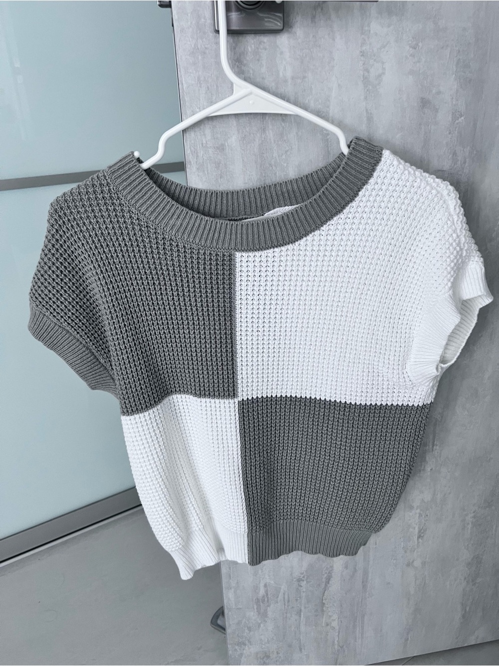 Moon & Madison Colorblock Knit Short-Sleeve Sweater Top - Green & White